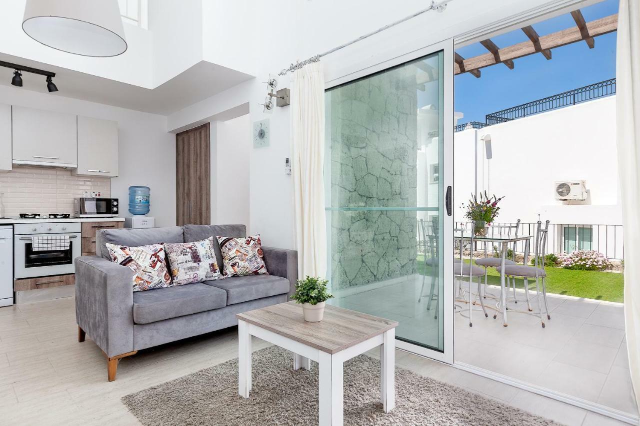 Seaview Selvi Village Apt Vasilia Exterior photo